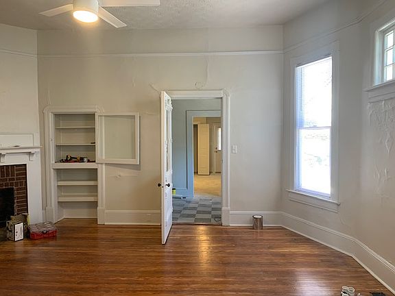 View from LivingRoom/ Hallway towards Foyer (new flooring in Foyer not shown)