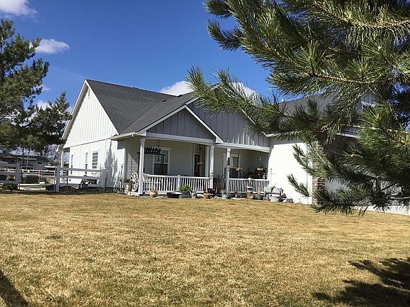 Covered front porch 