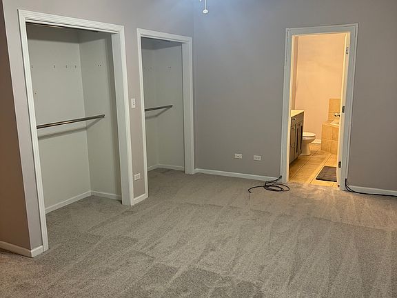 4th image of 221 S Leavitt St #1