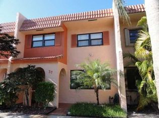 37 Matador Ln, Davie, FL 33324