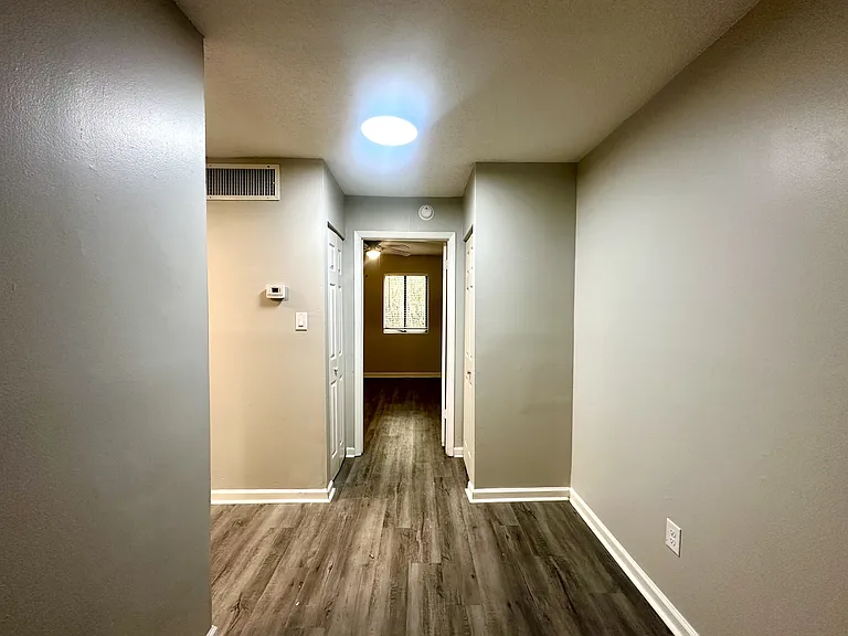 200 W Adair St #A7 — Photo 5
