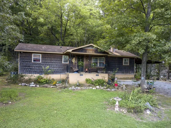 190 John Walker Dr, Cowan, TN 37318