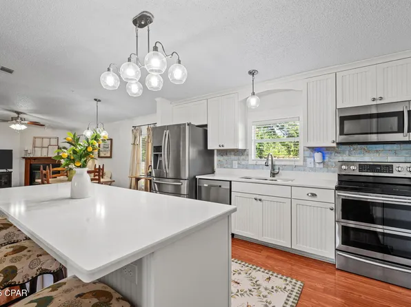 9207 Doe Cir, Southport, FL 32409