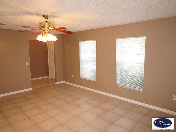 2nd image of 835 Westport Dr