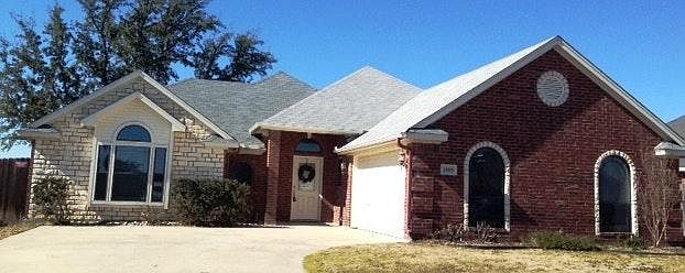 Located in Dove Hill Addition