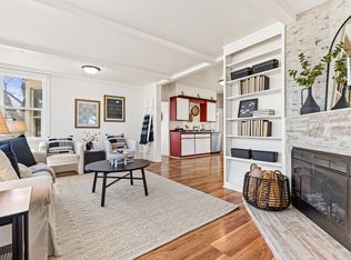 11990 Lake Ln, Lindstrom, MN 55045