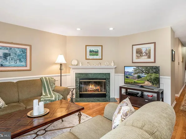 524 E Saxony Dr, Exton, PA 19341