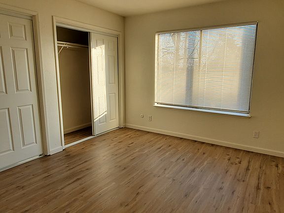 5th image of 1901 Driftwood Dr APT 2