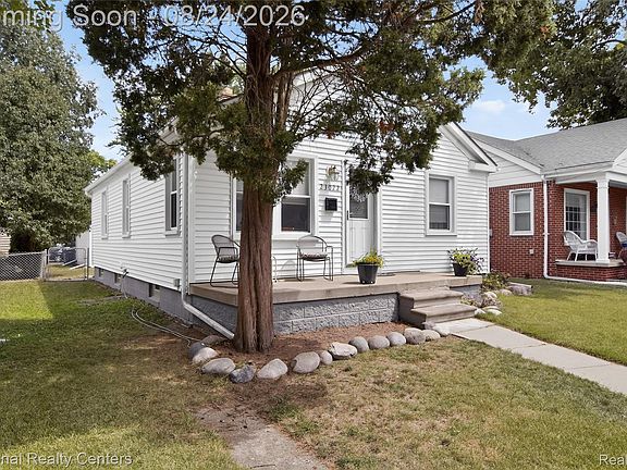 2nd image of 23022 Cleveland St