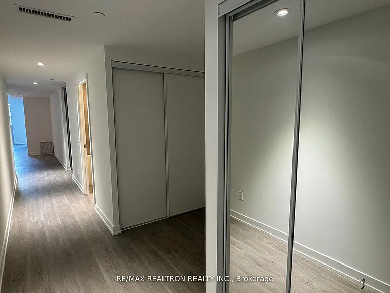 8 Wellesley St W #806 — Photo 10