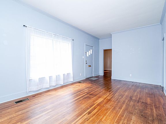 4th image of 1214 W Block St