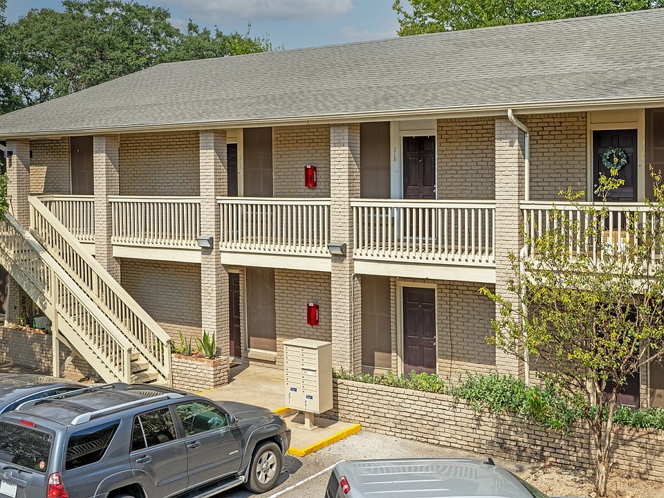 1st image of 1329 W Mary St APT 211
