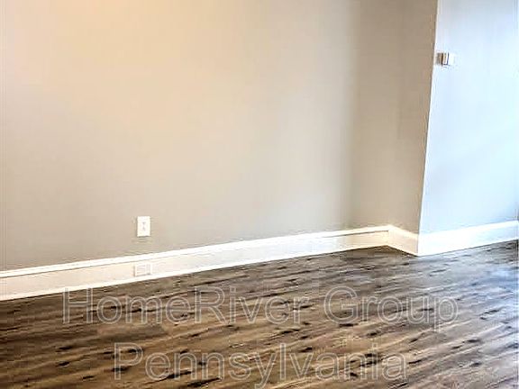 3rd image of 1435 N Vogdes St