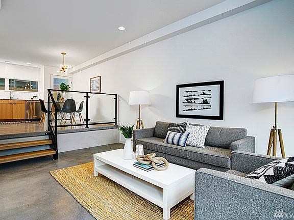 3rd image of 2228 Franklin Ave E #B
