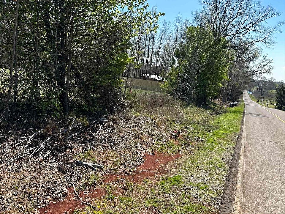 2nd image of 4 Little Elk Rd