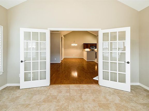 4th image of 2601 Marsh Ln Unit 31