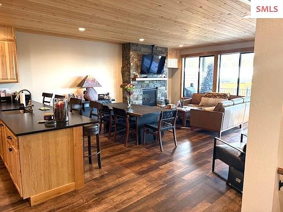 4th image of 95 Harrison Ln