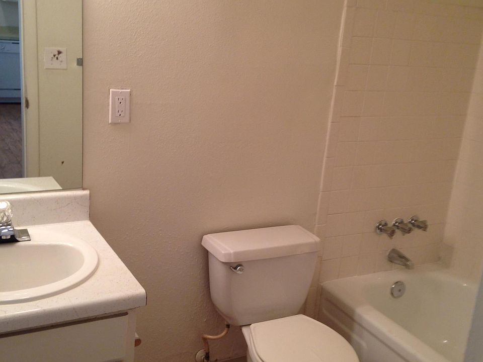 2nd image of 2545 Verde Dr APT 219