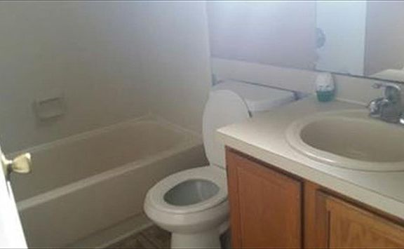 4th image of 369 Dawnview Ct