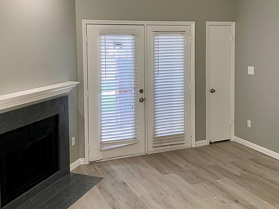 Living Room - Condo Entry