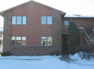 1766 S 34th St, Grand Forks, ND 58201