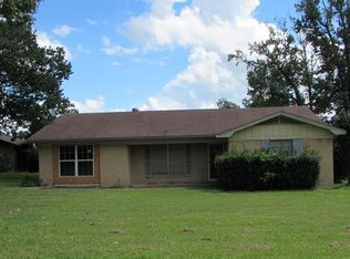 1130 Woodlawn Dr, Center, TX 75935