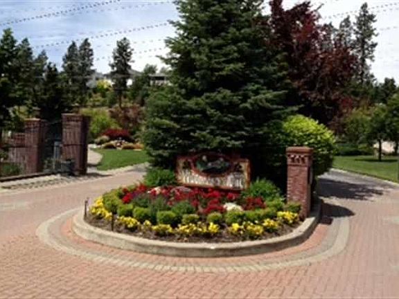 2nd image of 5802 N Woodview Ln