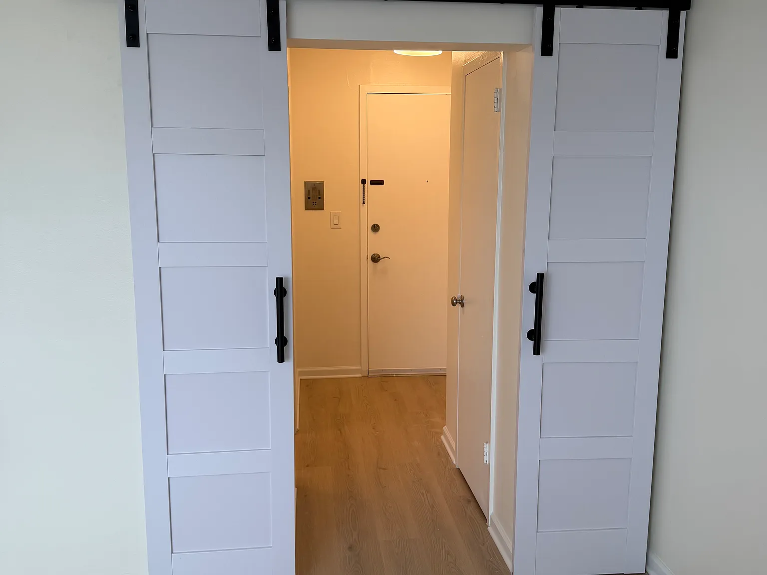 11850 Edgewater Dr — Photo 4