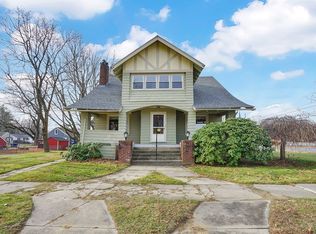 6 Carlos St, Springfield, MA 01104