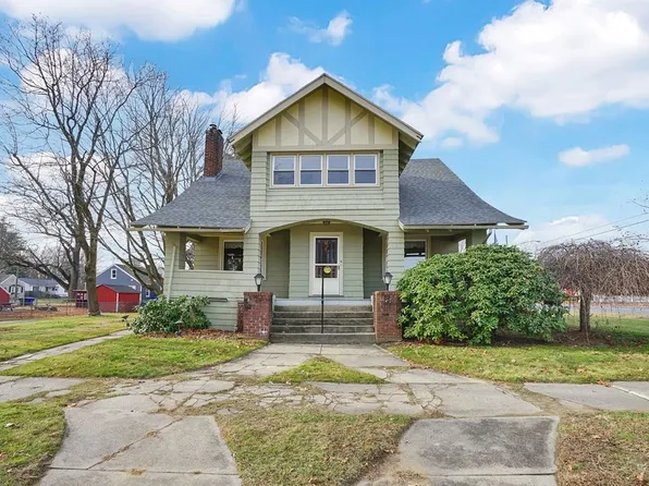 6 Carlos St, Springfield, MA 01104