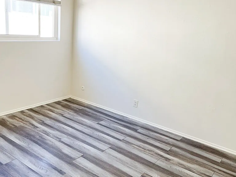 130 W Hoover Ave #9 — Photo 4