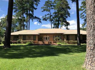 1316 E 3rd St, Forest, MS 39074