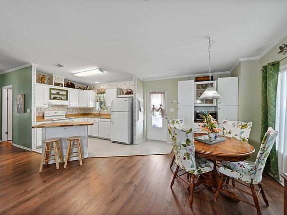 5th image of 1824 SE Ringo Pl