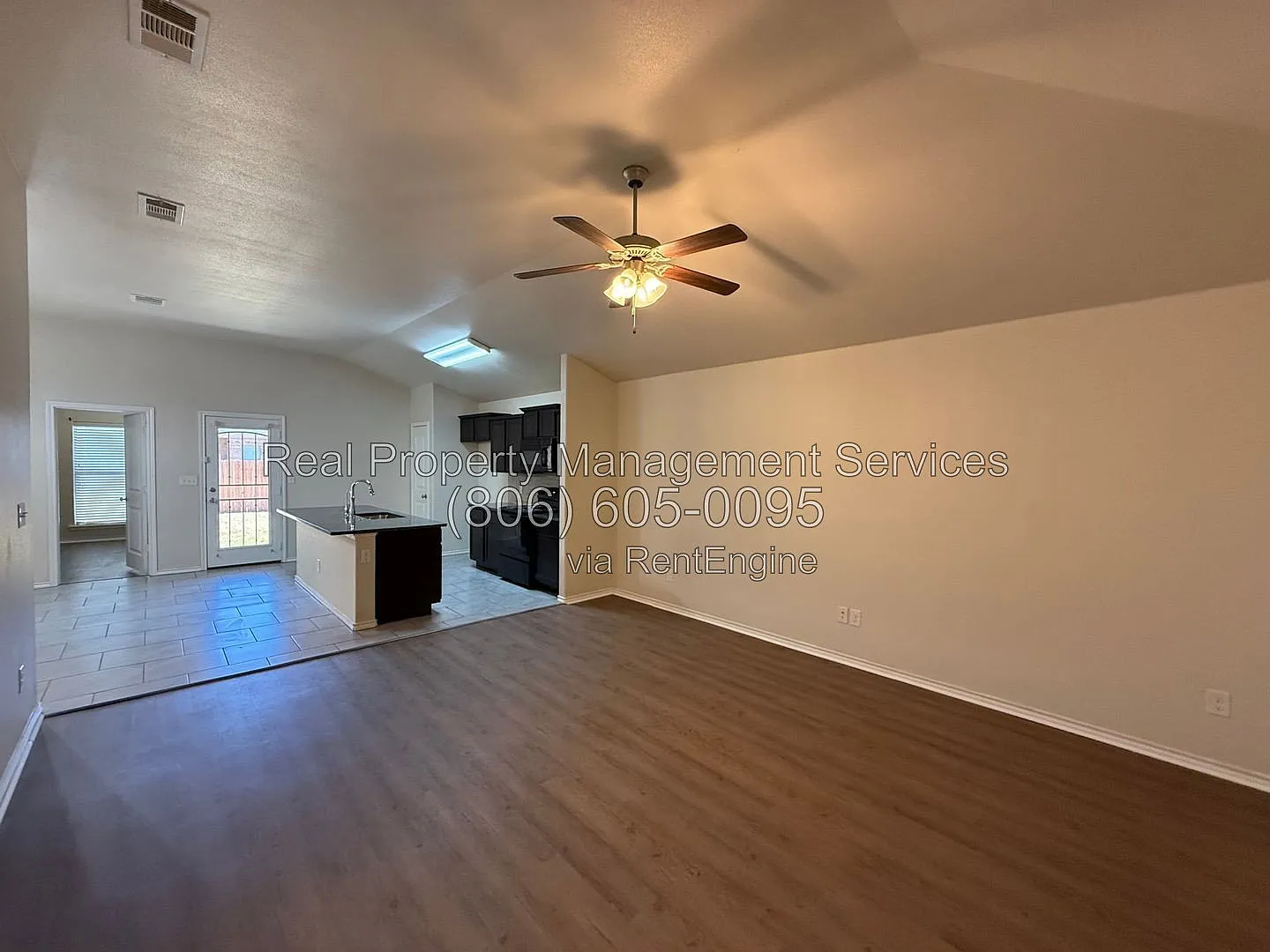 3 bed, 2.0 bath, 1366 sqft, $1,575 — Photo 2