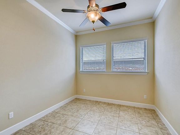 4th image of 524 Cerezo Dr