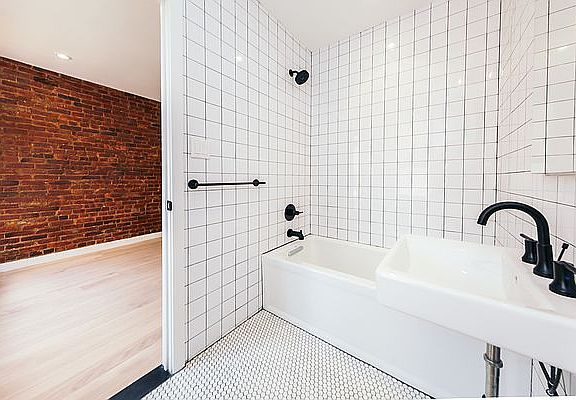 3rd image of 19 Doyers St #B