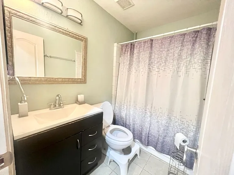 527 Matthew St — Photo 11