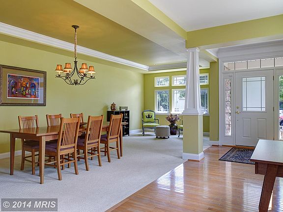 2nd image of 289 Ariel Dr NE