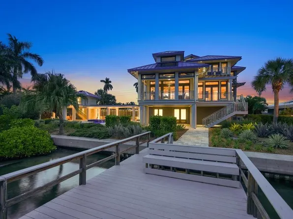 435 115th Ave, Treasure Island, FL 33706