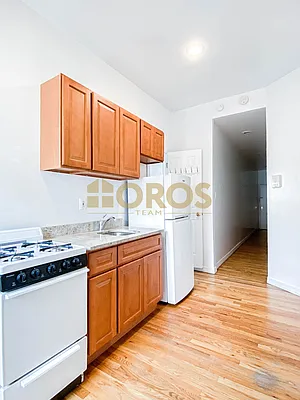 Rented by City Connections Realty | media 9