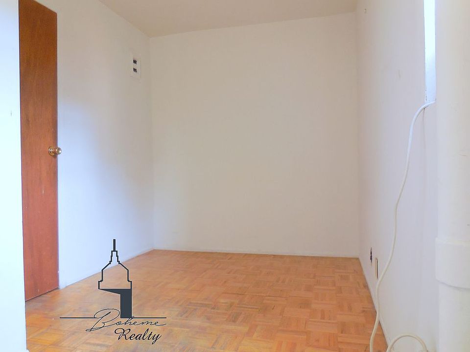 2nd image of 402 E 11th St APT 3