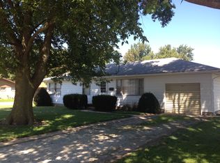 602 Hazel Dr, Gibson City, IL 60936