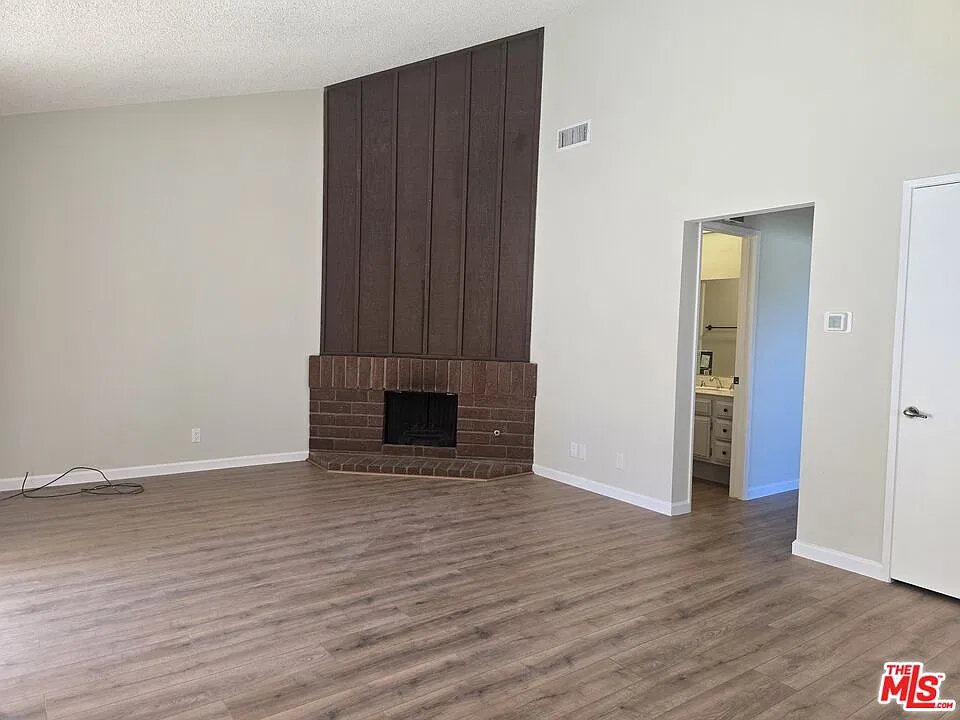 2 bed, 2.0 bath, 1120 sqft, $2,650 — Photo 3