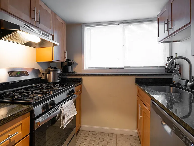 2 Hingham St #8B — Photo 1