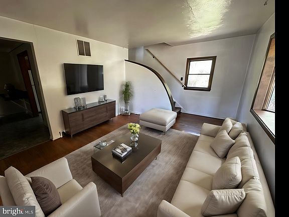 3rd image of 723 Sheridan Ave