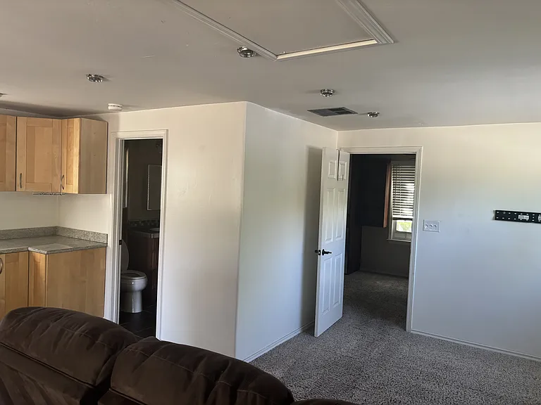 670 Larch Ln — Photo 4