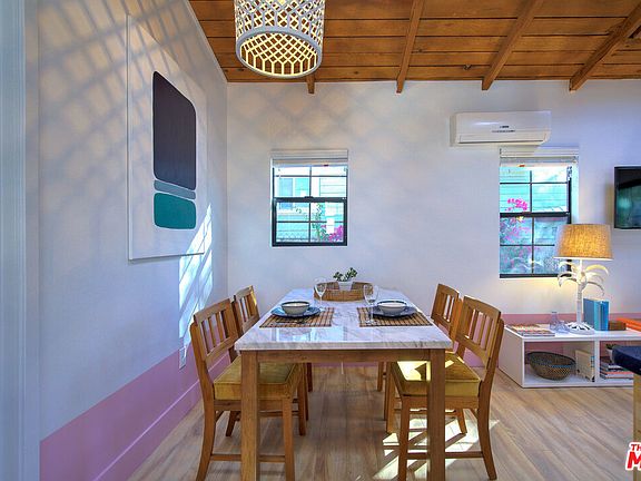 4th image of 5827 Willoughby Ave #1