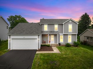 307 Valley Rd, North Aurora, IL 60542