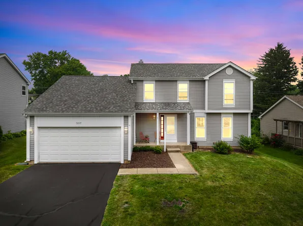 307 Valley Rd, North Aurora, IL 60542