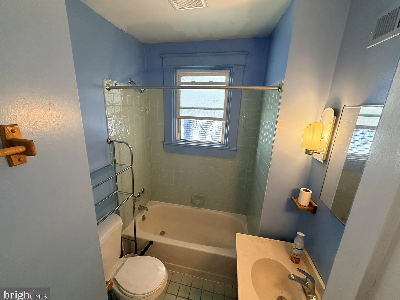 5 bed, 3.0 bath, 1695 sqft, $3,100 — Photo 4